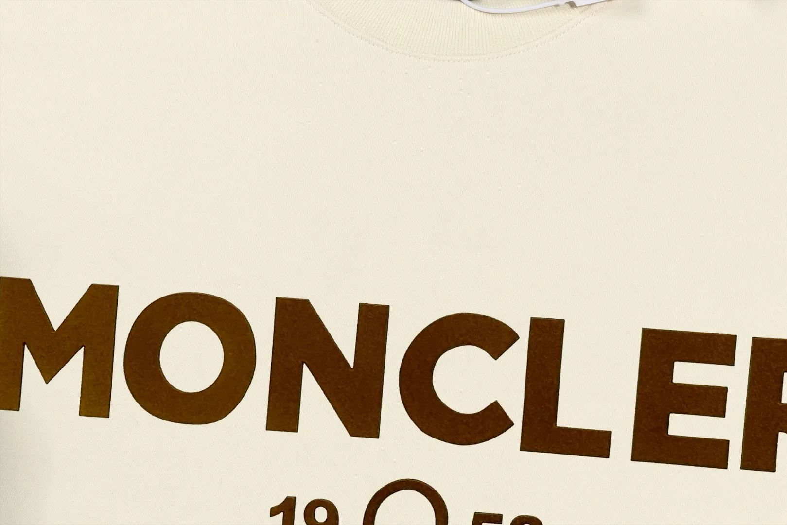📦 📦 【 In Stock】 〖 𝐌𝐎𝐍𝐂𝐋𝐄𝐑~ 〗 440g ， ， Factory 2024FW ， Premium Breathable Same Style ：Black White Size：S M L XL 2XL